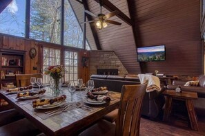 Dining - Majestic 4BR Lodge!  HOT TUB  MOUNTAIN VIEWS!! (Gatlinburg)