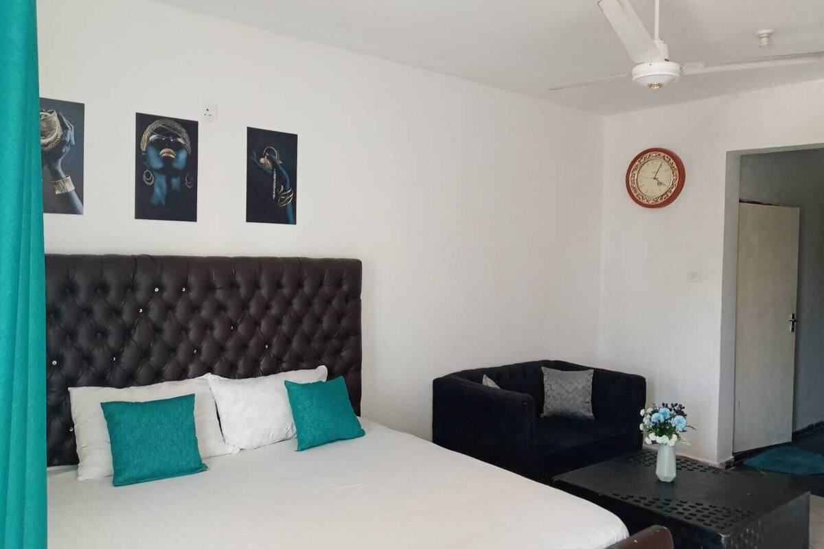 Elite Studio | Living area