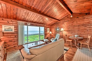 Living area - Waterfront Sekiu Escape - 9 Mi to Neah Bay! (Sekiu)