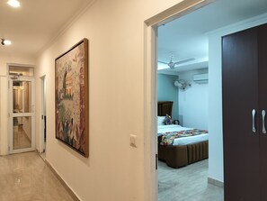 Deluxe Room | Iron/ironing board, free WiFi, bed sheets - Farmhouse Inn (New Delhi)