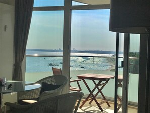 Dining - Ostseeblick-Perle 2, only EW 7th floor, panoramic view, pool - Ostseeblick-Perle, (Neustadt in Holstein)