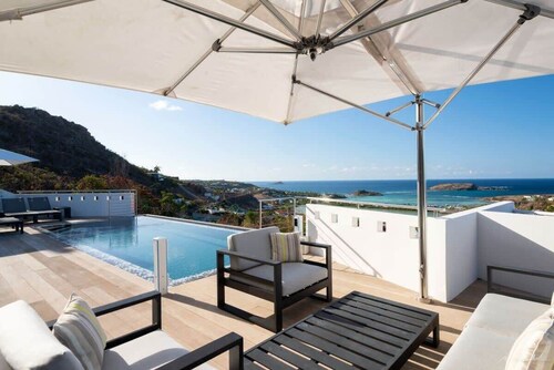 A fancy 3 bedroom property that offers a lifestyle of exceptional modern comfort