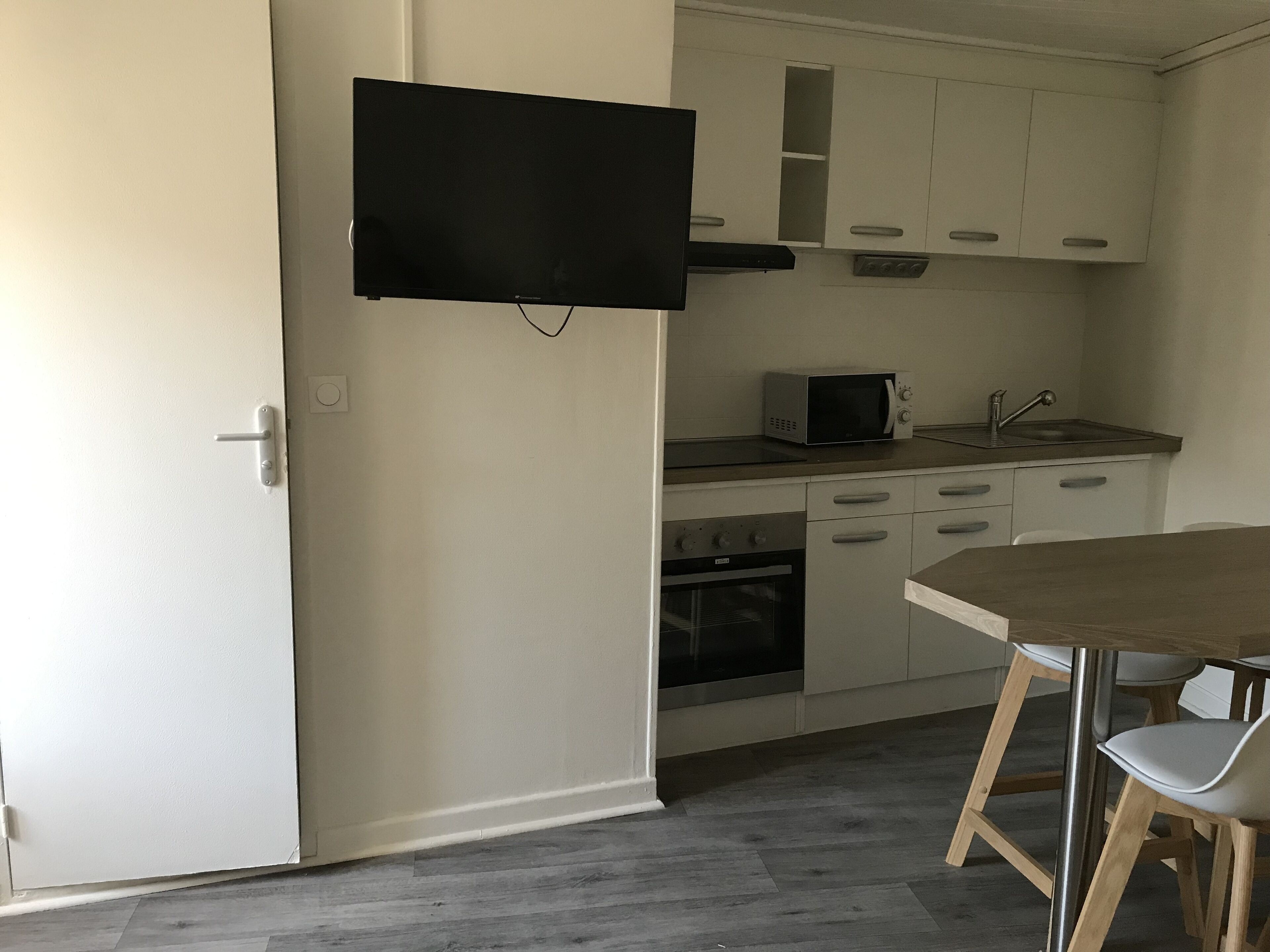 Duplex 6 people, 2 bedrooms, wifi near the center