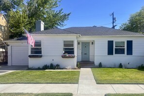 Exterior - Vintage Bishop House in Downtown w/ Porch Swing! (Bishop)