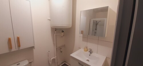 A very nice 35 m² studio on the first floor. Wi-Fi, Netflix.