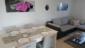 Cottage (Four Bedroom Holiday Home with swimmi) | Interior - Holiday Home Gračec (Brckovljani)