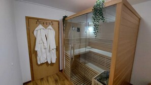 Cottage (Four Bedroom Holiday Home with swimmi) | Sauna