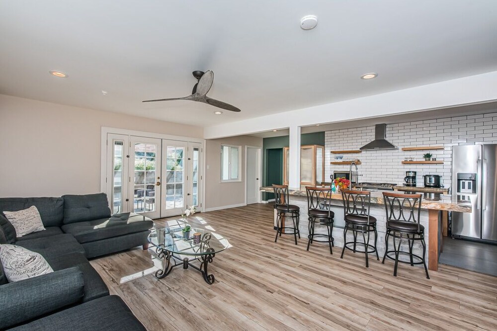 Pet Friendly Oceanside Vacation Rental