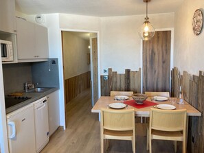 Fridge, microwave, dishwasher, toaster