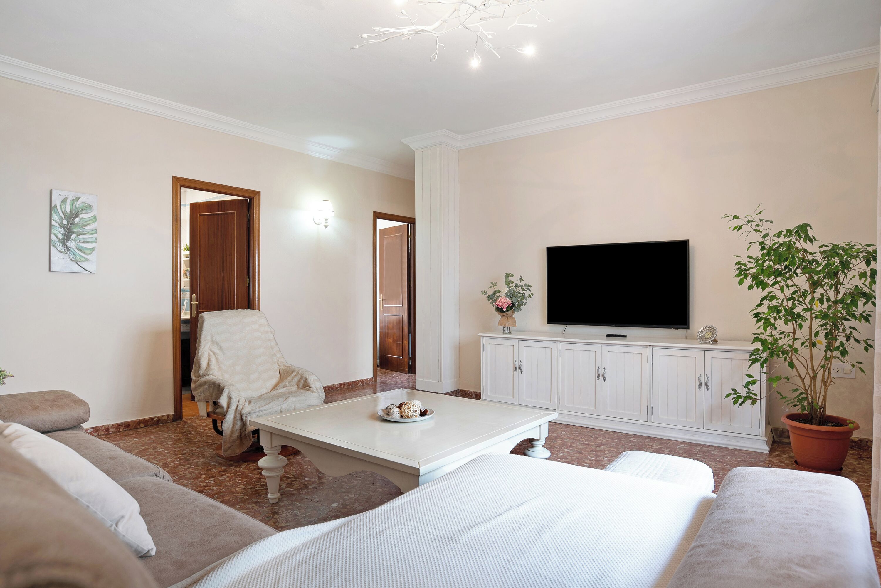 2 chambres, fer et planche à repasser, Wi-Fi gratuit, draps fournis