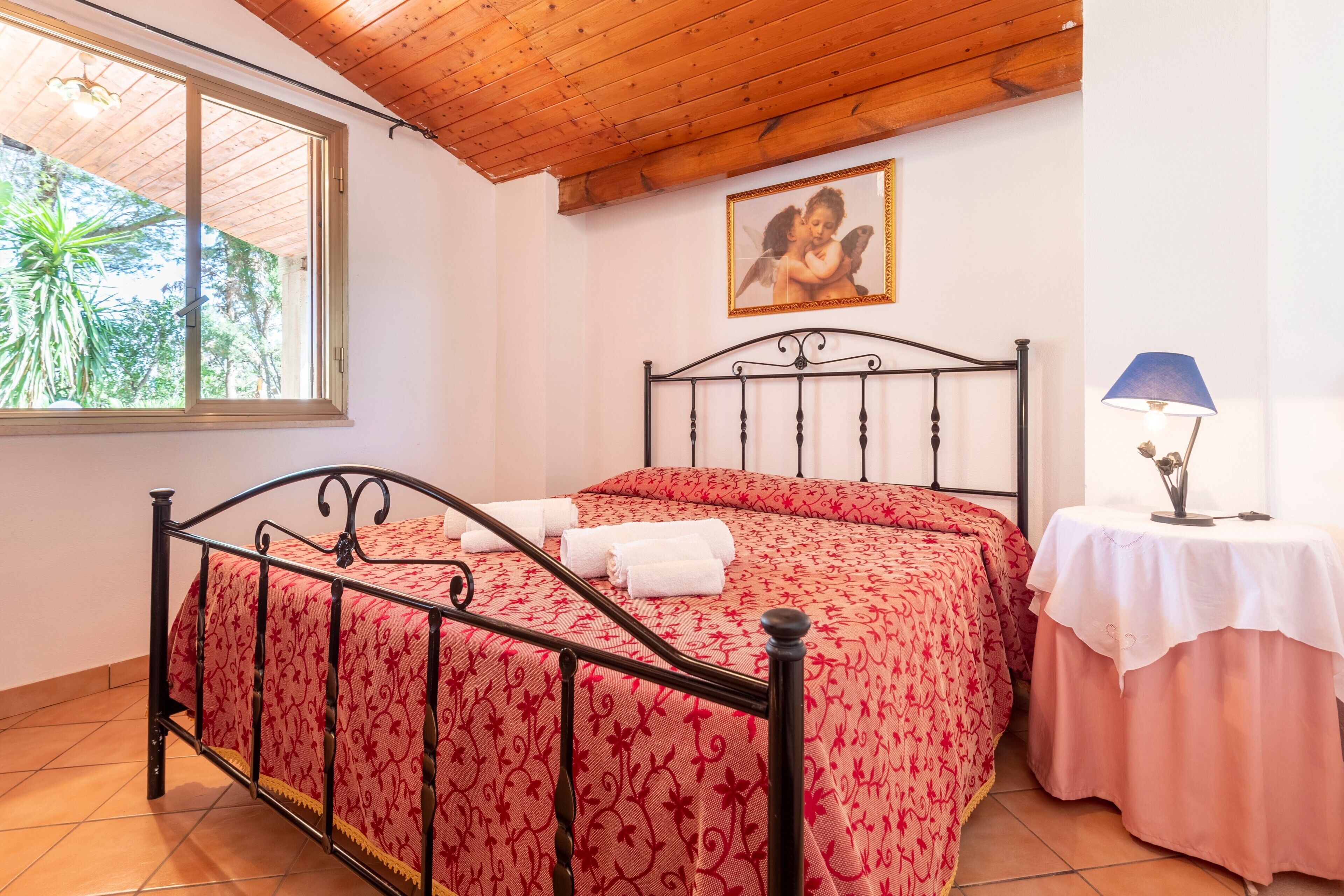 1 bedroom, iron/ironing board, bed sheets