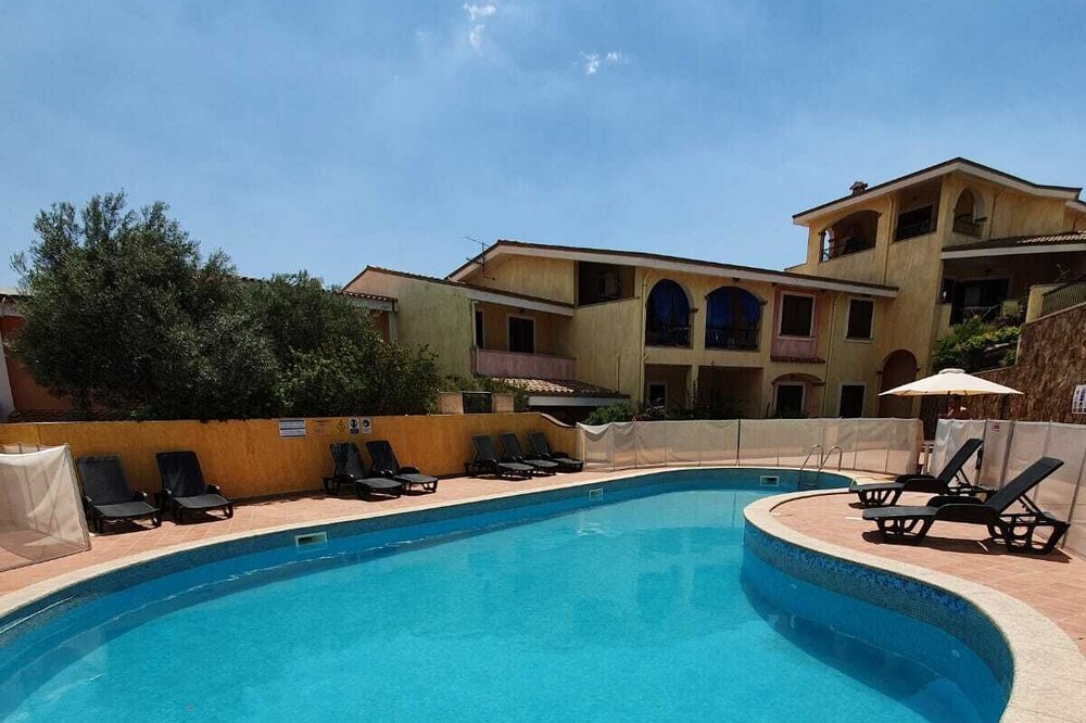 Holiday Home Casa Moon Villasimius close to the Sea with Shared Pool & A/C
