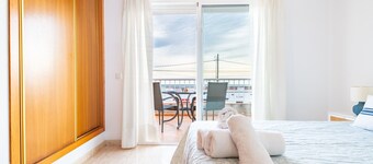 Holiday Home 'Casa Mar' with Sea View, Pool, Garden & Wi-Fi