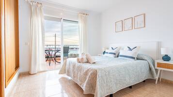 3 dormitorios, tabla de planchar con plancha, wifi gratis y ropa de cama