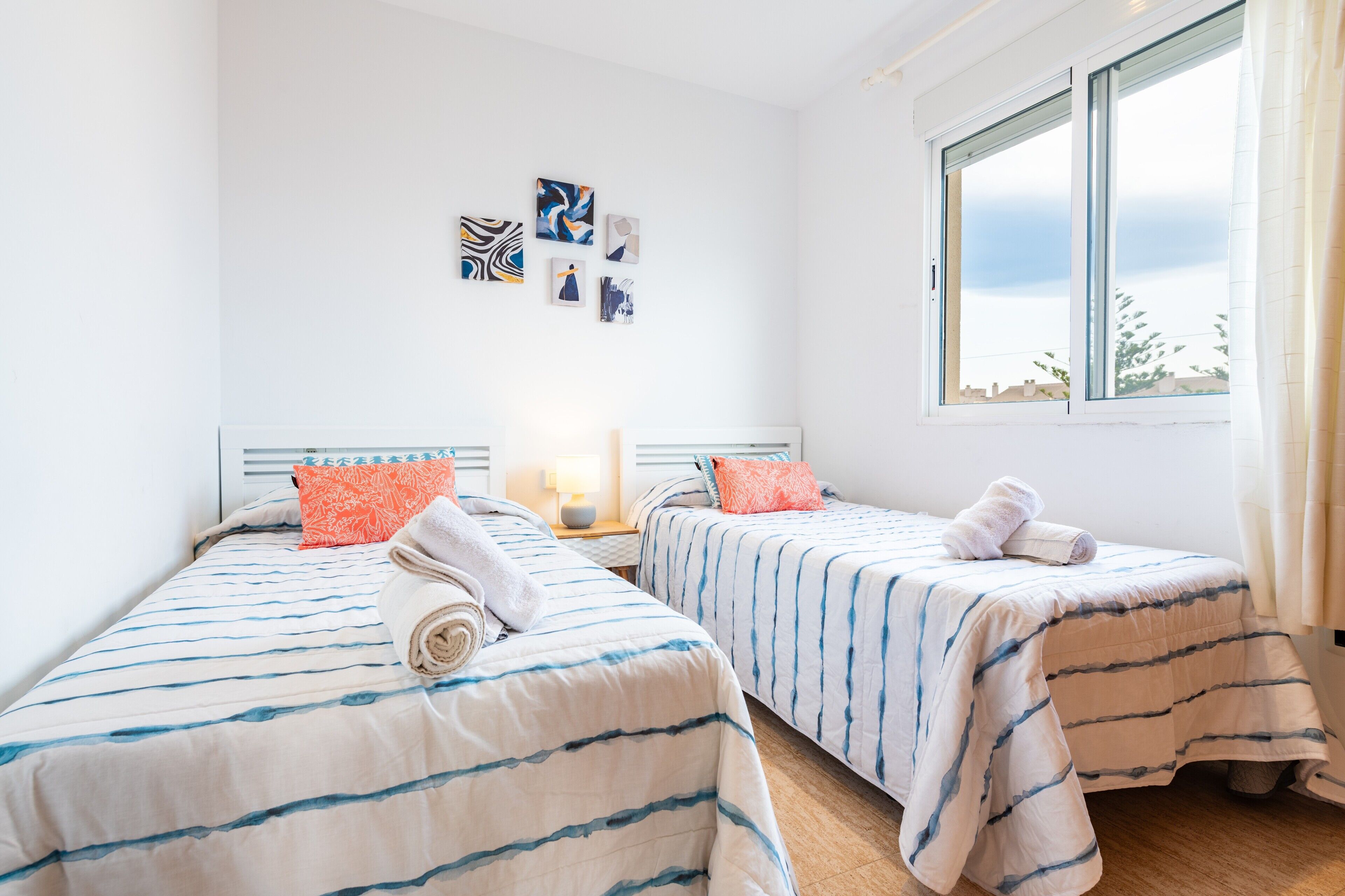 3 habitaciones, tabla de planchar con plancha y wifi gratis 