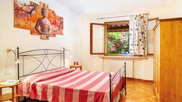 1 bedroom, free WiFi, bed sheets