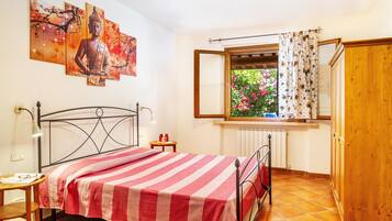 1 bedroom, free WiFi, bed sheets