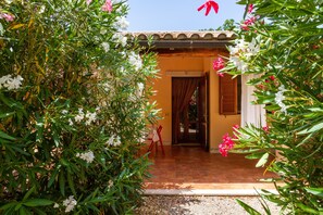 Exterior detail - Agriturismo 'Bilo Anemone' with Pool, Wi-Fi & Garden (Marina di Grosseto)