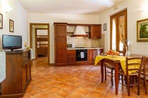 Dining - Agriturismo 'Bilo Erica' with Pool, Wi-Fi & Garden (Marina di Grosseto)