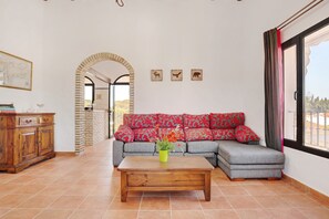 Interior - Chalet El Huerto – Only for Families, Close to the Sea, with Pool and Wi-Fi (Conil de la Frontera)
