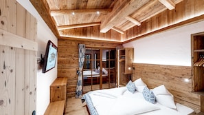 4 bedrooms, desk, travel cot, WiFi - Stadl-suite Peziner-blick - Stadl Chalet Ischgl (Ischgl)