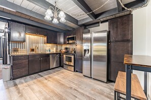 Apartment (2 Bedrooms) | Eigene Küche | Mikrowelle, Ofen, Herdplatte, Geschirrspüler