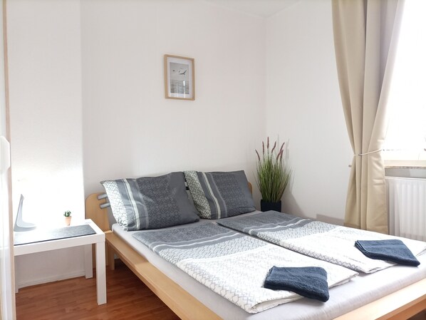 1 chambre, bureau, accès au Wi-Fi (inclus), literie fournie