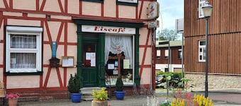 Holiday room Eiscafé Hartmann - holiday room with double bed