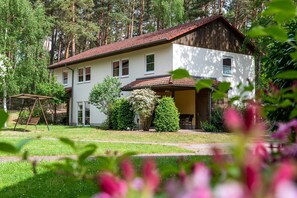 Unclassified image, 4 of 51, button