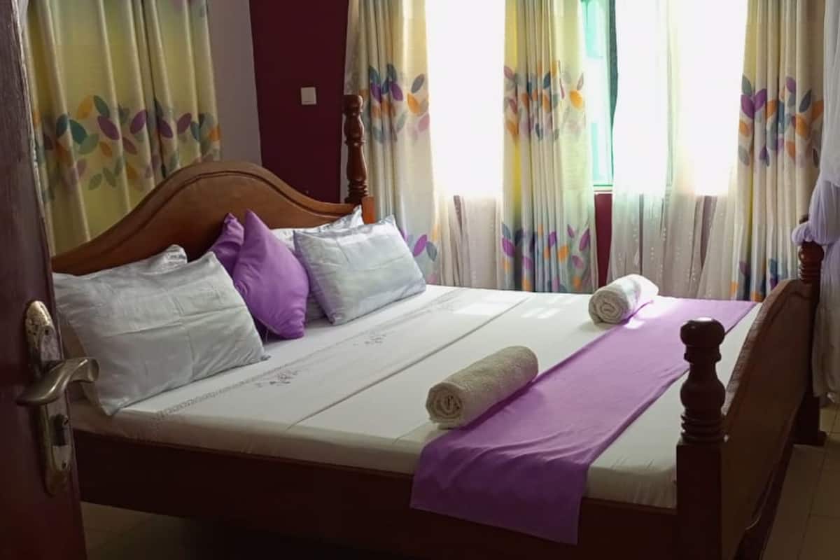 1 bedroom, iron/ironing board, free WiFi, wheelchair access