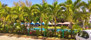 Outdoor pool - Stay.Plus Jaanst Sunset Apartments (Mombasa)