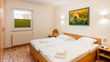 2 bedrooms, WiFi, bed sheets, wheelchair access