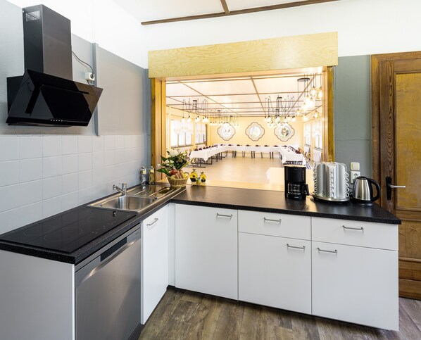 Fridge, microwave