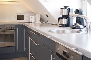 Køleskab, mikrobølgeovn, ovn, opvaskemaskine