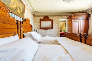 Unclassified image, 3 of 11, button