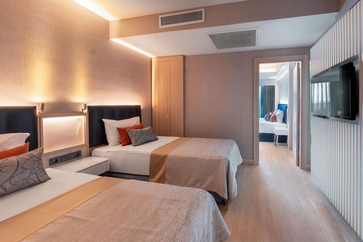 Literie de qualité, articles de minibar gratuits, coffre-fort
