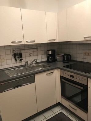 Kühlschrank, Ofen, Geschirrspüler