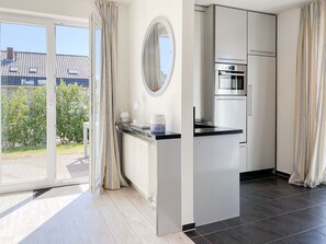 Kühlschrank, Mikrowelle, Ofen, Geschirrspüler