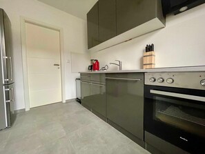 Fridge, oven, dishwasher