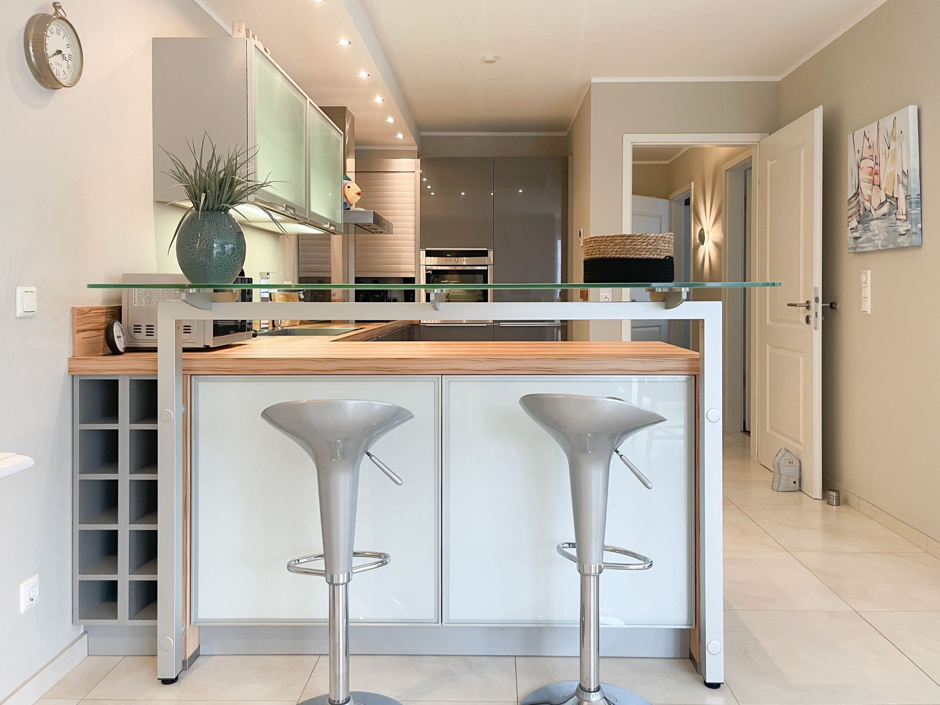 Kühlschrank, Mikrowelle, Ofen, Geschirrspüler