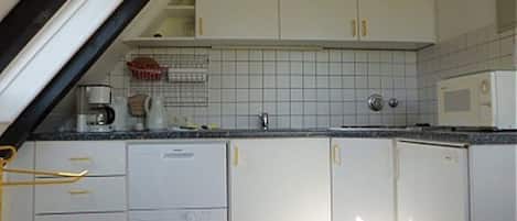 Kühlschrank, Mikrowelle, Geschirrspüler