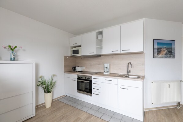 Køleskab, mikrobølgeovn, ovn, opvaskemaskine