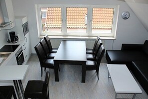 Kühlschrank, Mikrowelle, Ofen, Geschirrspüler