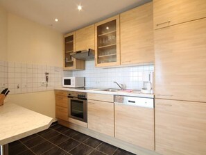 Køleskab, mikrobølgeovn, ovn, opvaskemaskine