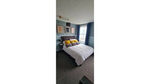 Room - Spacious House on the main Margate Sands with a walk to the station (Margate)