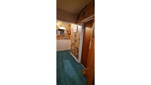 Interior - Spacious House on the main Margate Sands with a walk to the station (Margate)