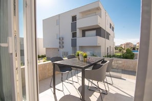 Bungalow, patio | Terraza o patio