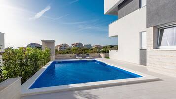Seasonal outdoor pool