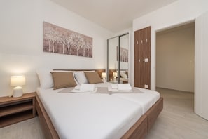 Habitación doble, balcón | Wifi gratis y ropa de cama