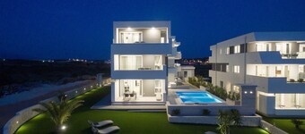 Apartments & Rooms Pool Villas Maris B